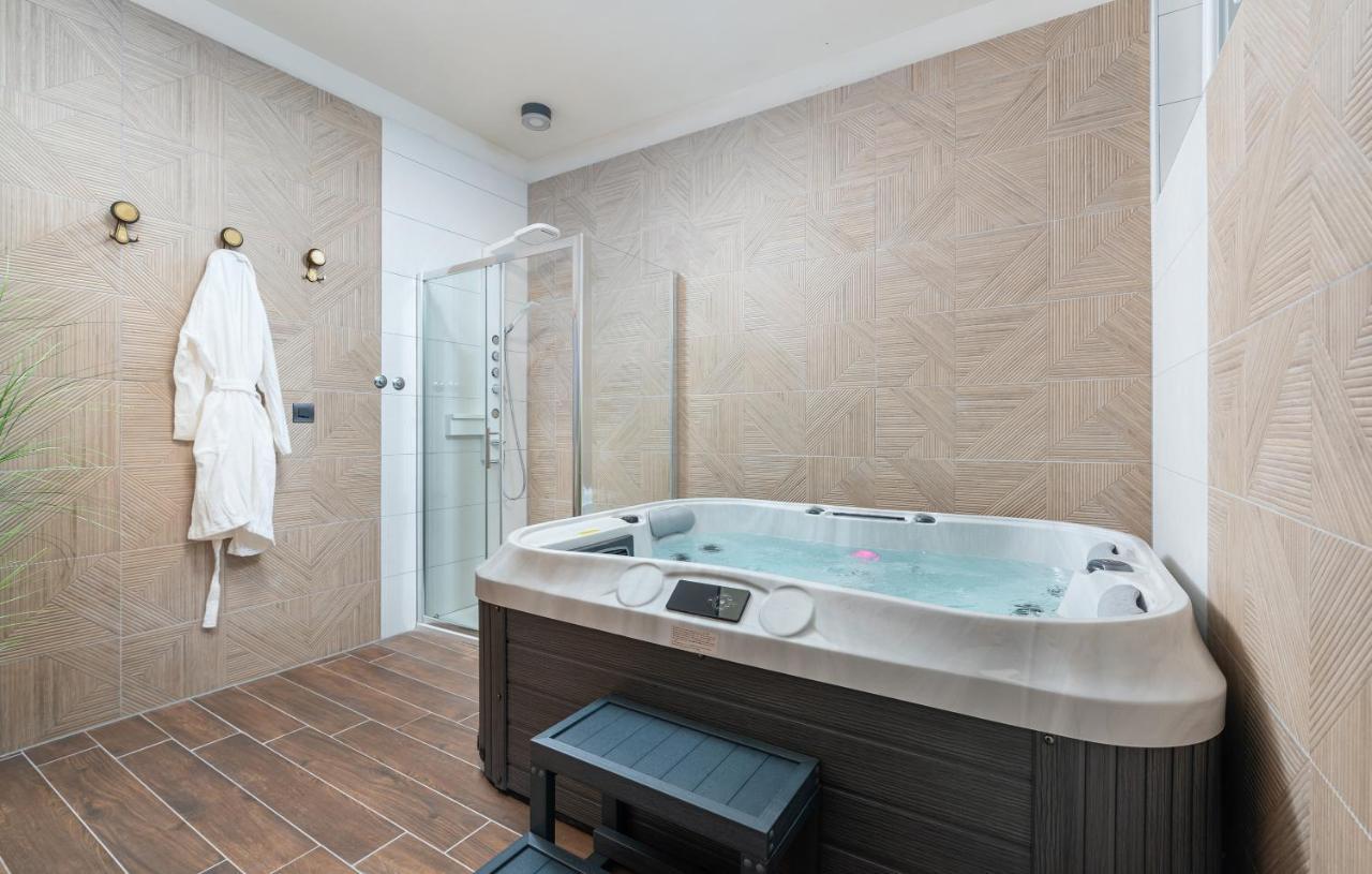 Hotel Dua Residence Πόρετς Εξωτερικό φωτογραφία